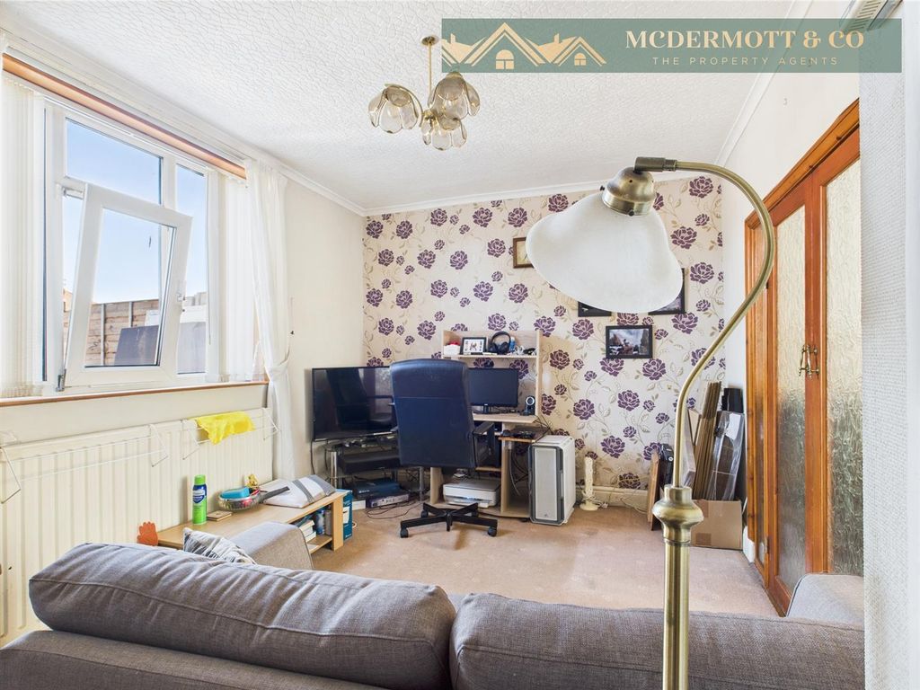 Property photo 3 of 27 Cam03850G0-Pr0138-Still008.Jpg