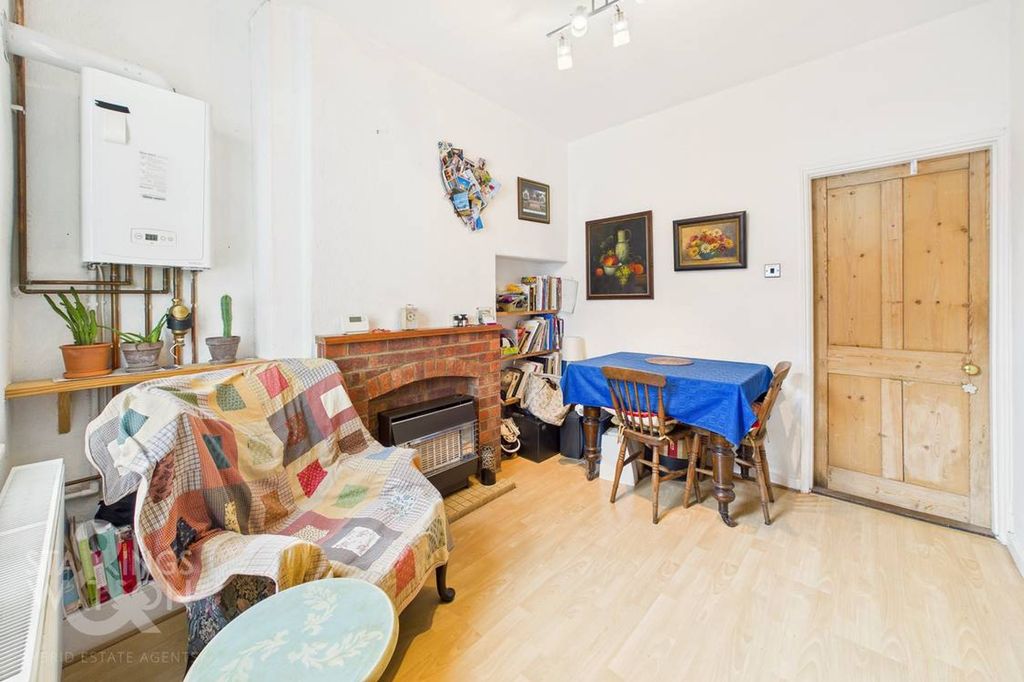 Property photo 3 of 20