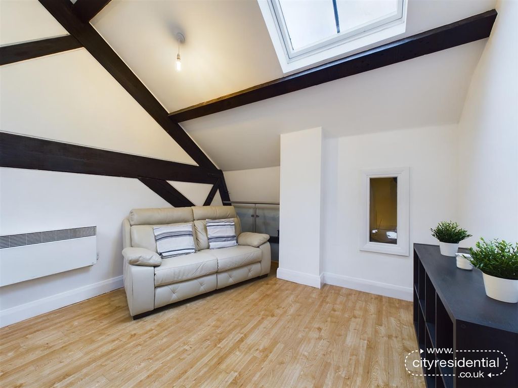 Property photo 1 of 16 Living Room