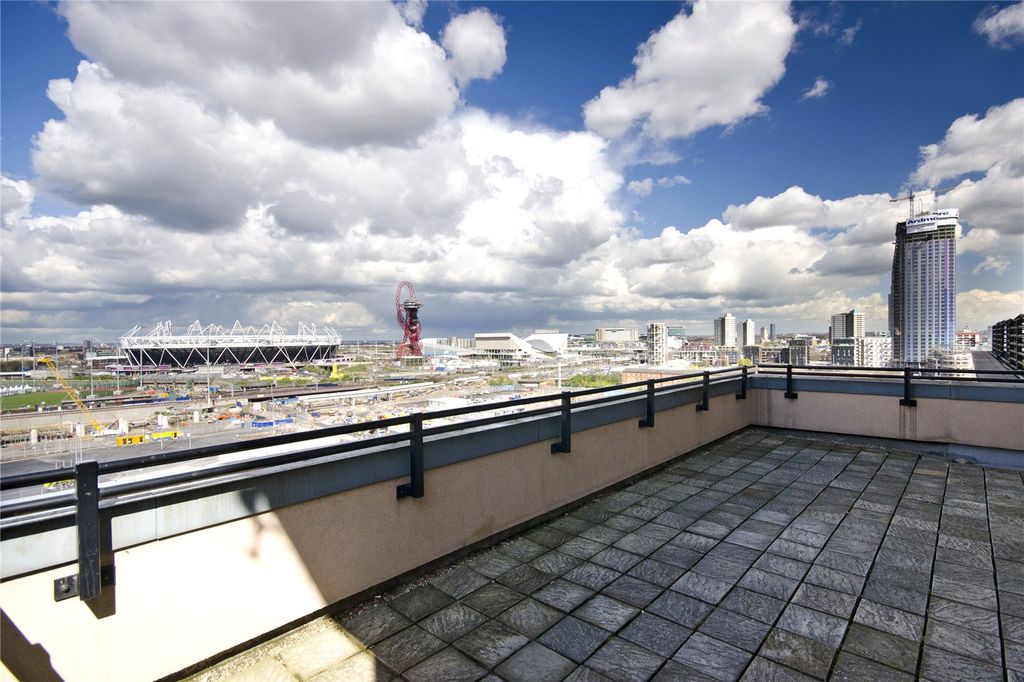 Property photo 2 of 4 Communal Rooftop