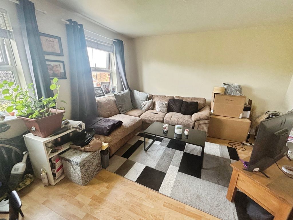Property photo 3 of 6 Pbox-Img.Jpg