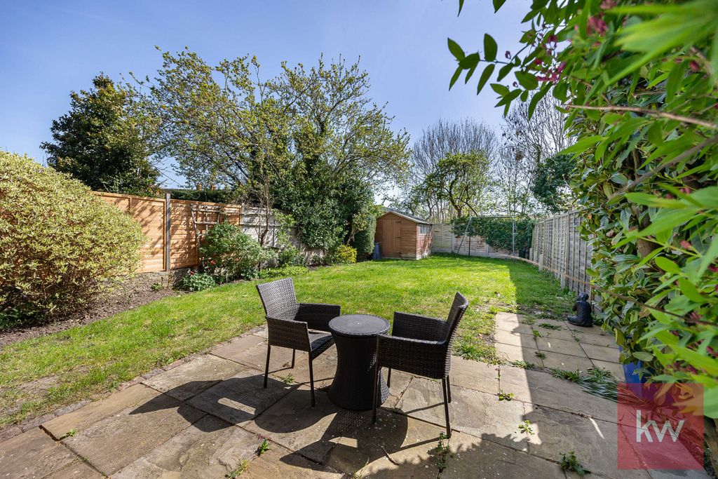 Property photo 2 of 28