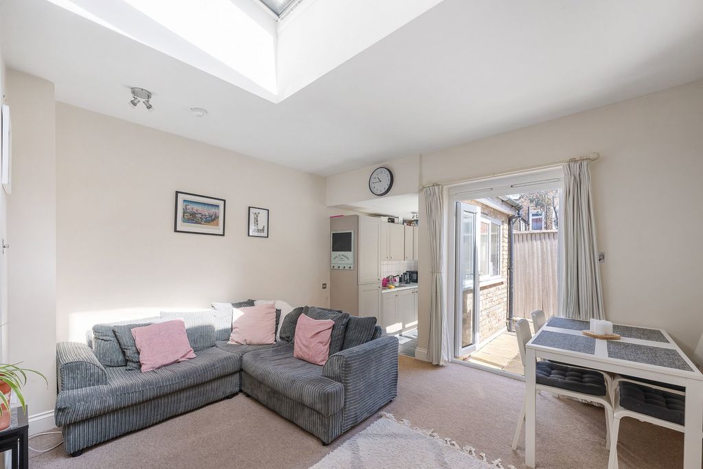 Property photo 1 of 12