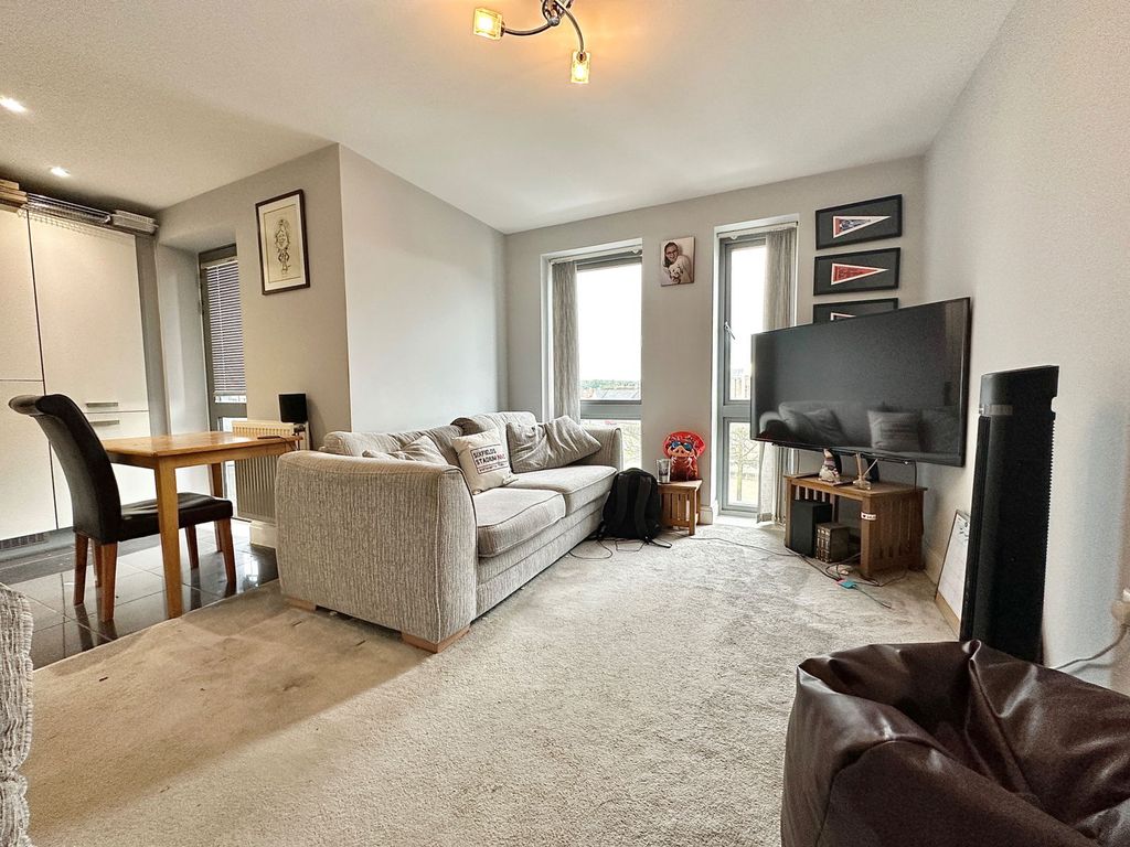Property photo 3 of 11