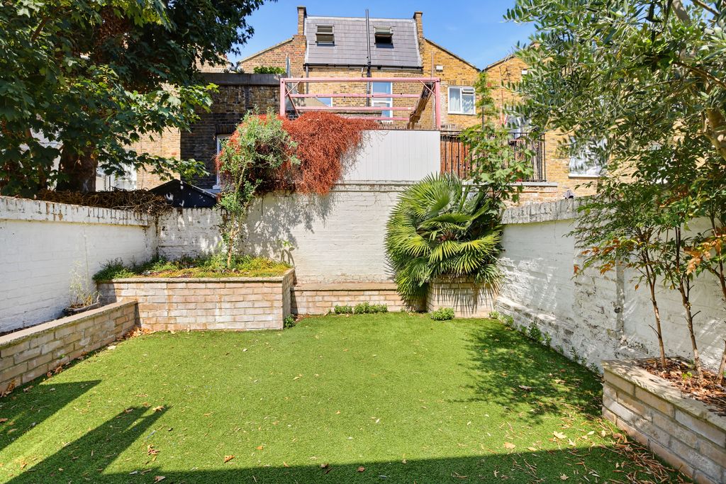 Property photo 2 of 11