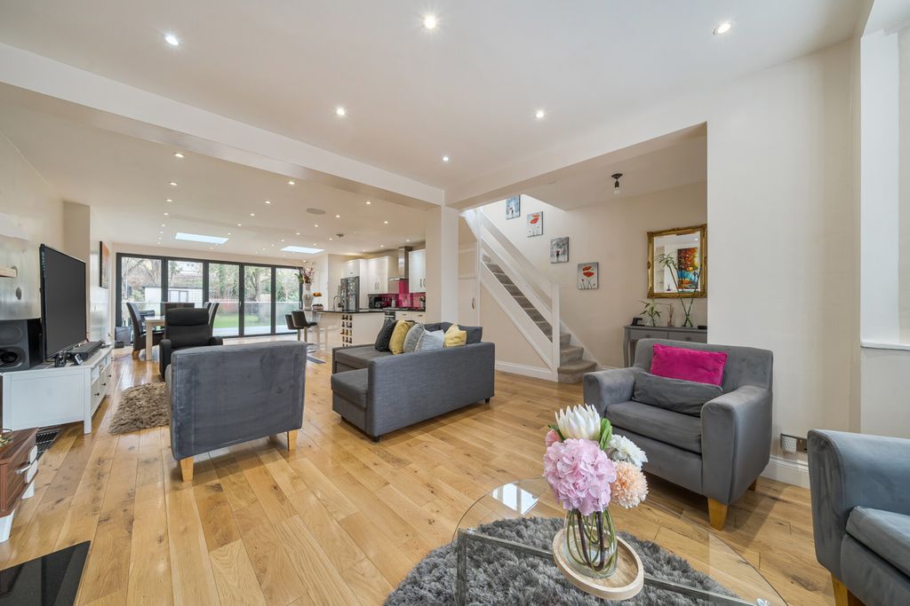 Property photo 2 of 23 Reception