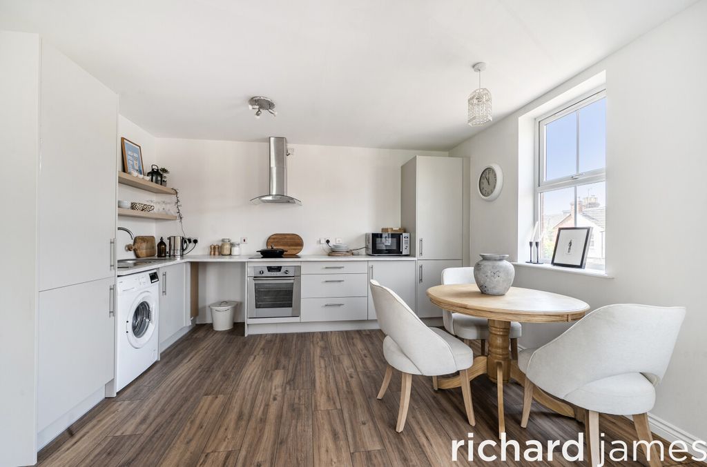 Property photo 2 of 14 0E5F5547Add942389Eeeddd4A6367Afa