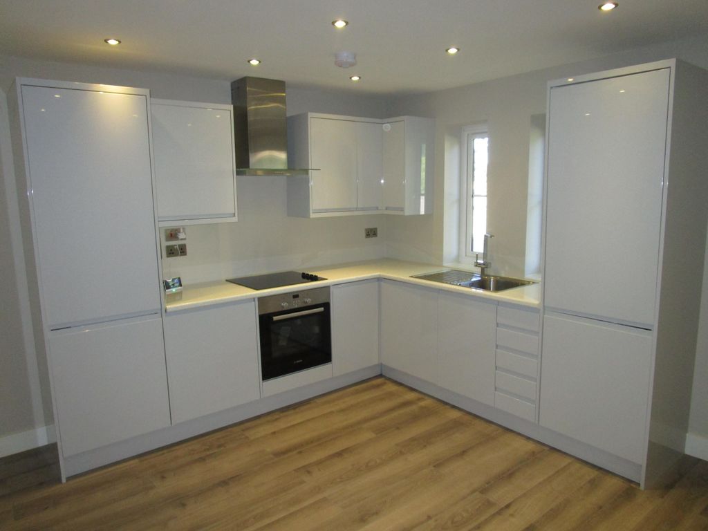Property photo 3 of 7 Kitchen