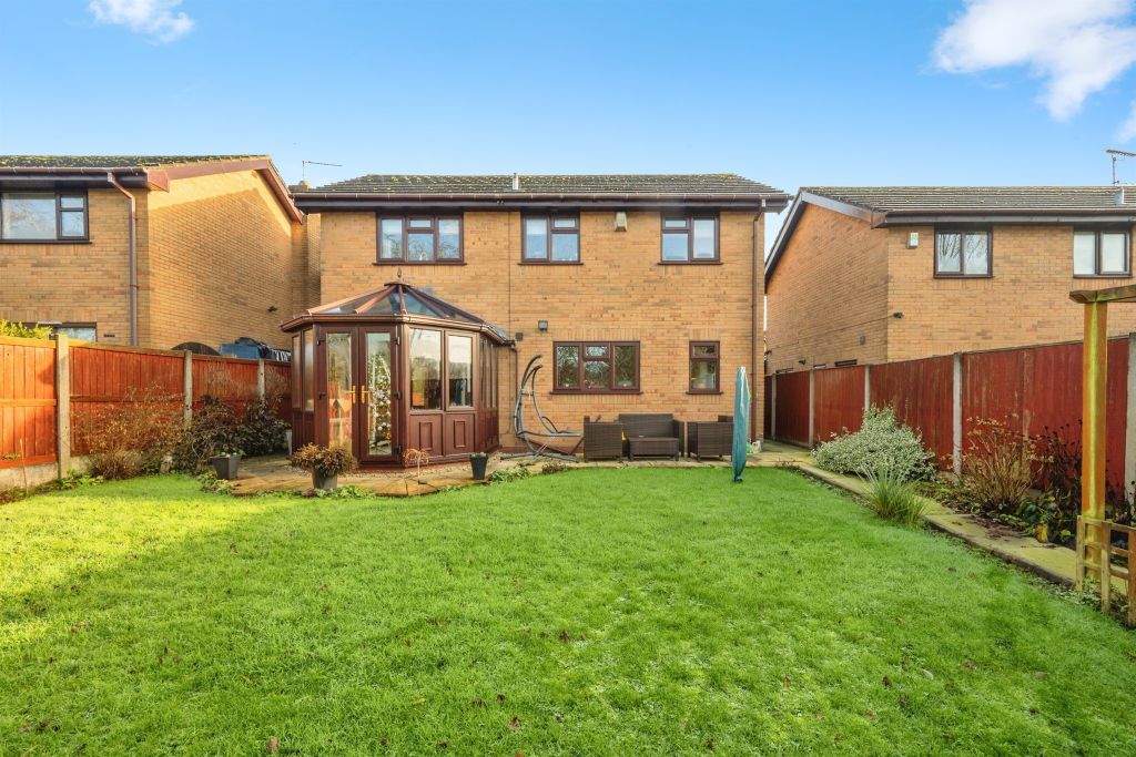 Property photo 2 of 21 Gardens:
