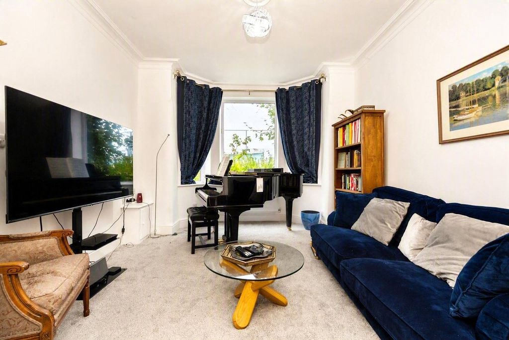 Property photo 2 of 27 Picture No. 42