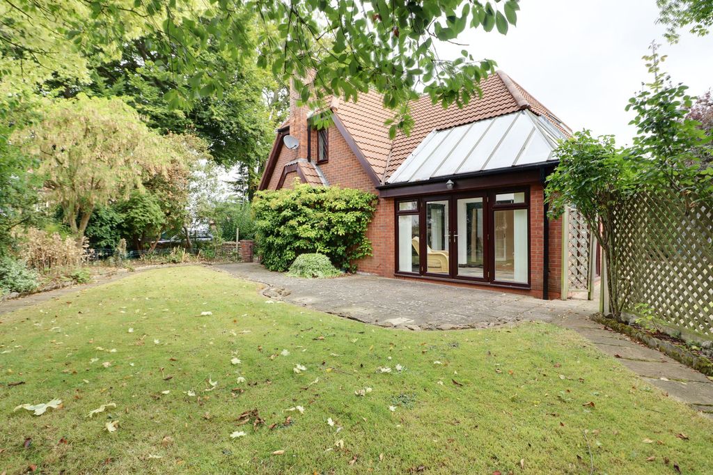 Property photo 2 of 26