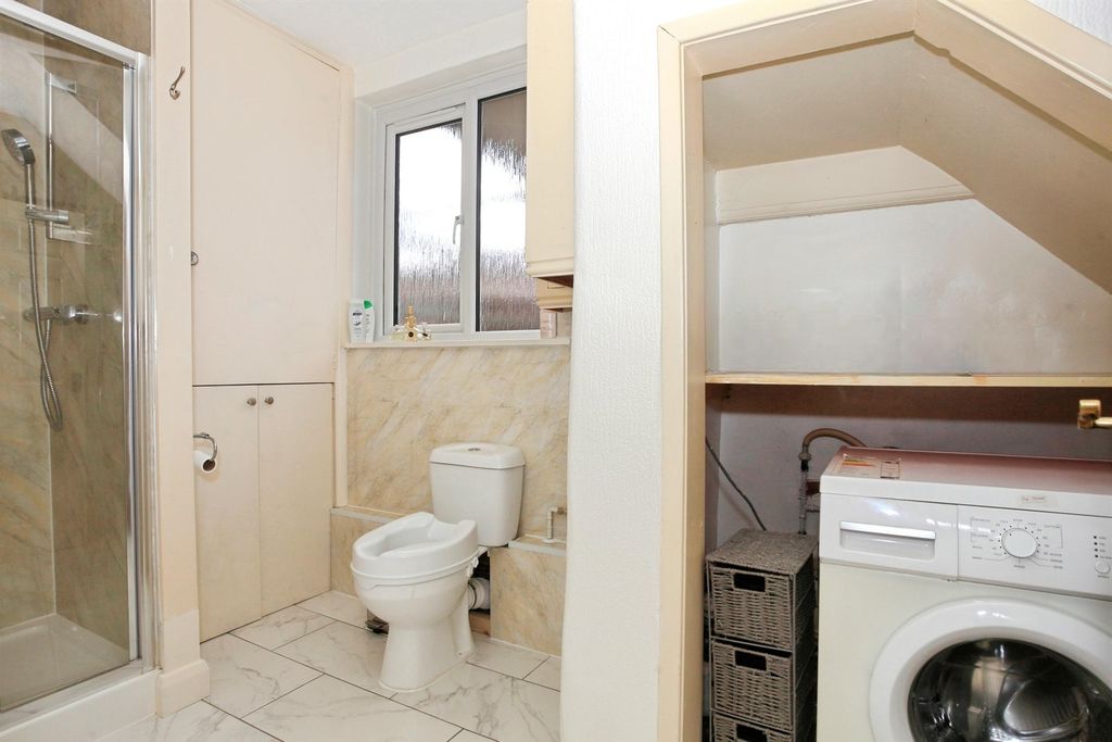 Property photo 3 of 20 Downstairs Shower Room