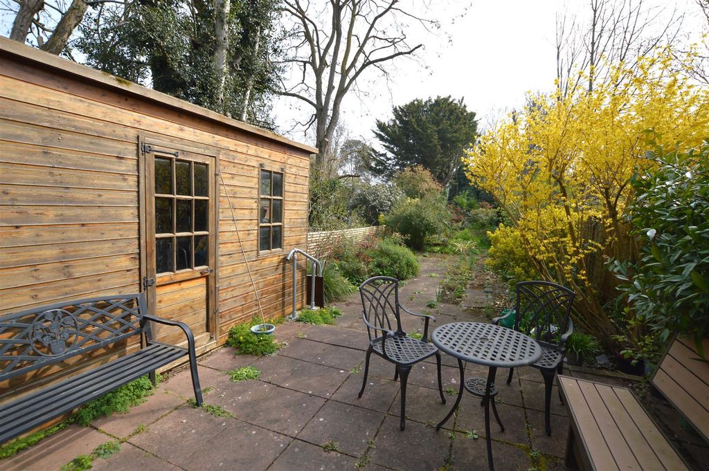 Property photo 3 of 18 156 St Stephens Road Patio.Jpg