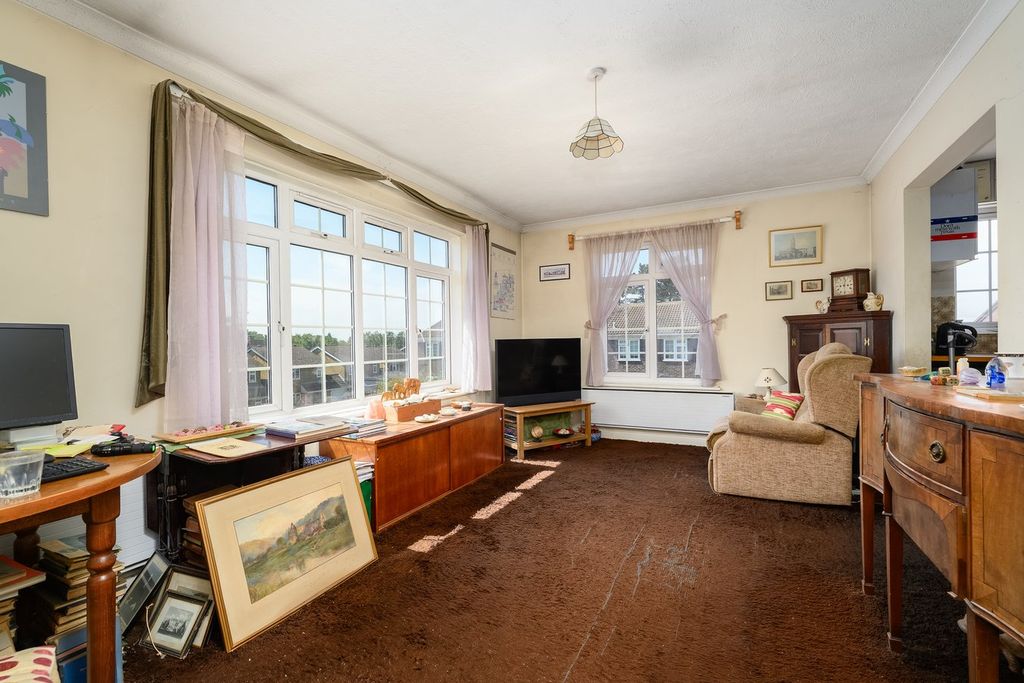 Property photo 3 of 6