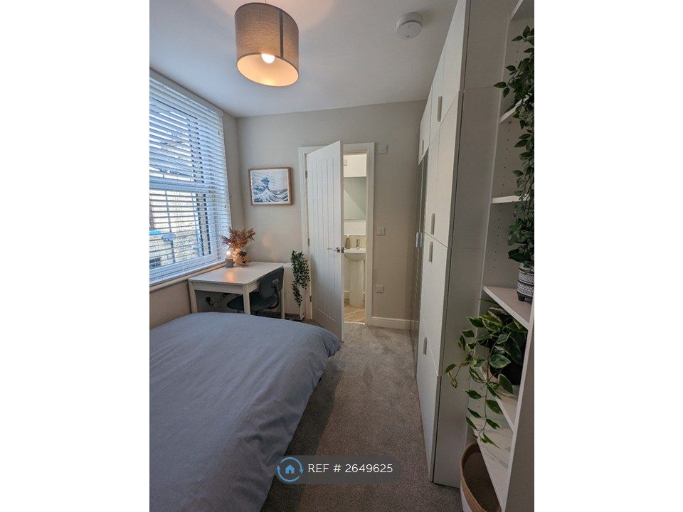 Property photo 3 of 12 Room 1 £650 Pcm (Single Occupancy)