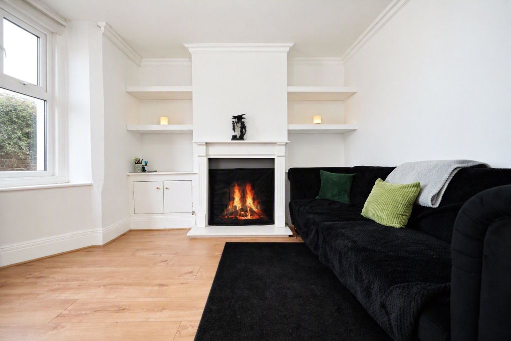 Property photo 2 of 17 Picture No. 05