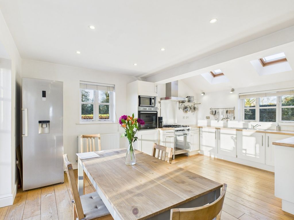 Property photo 3 of 35