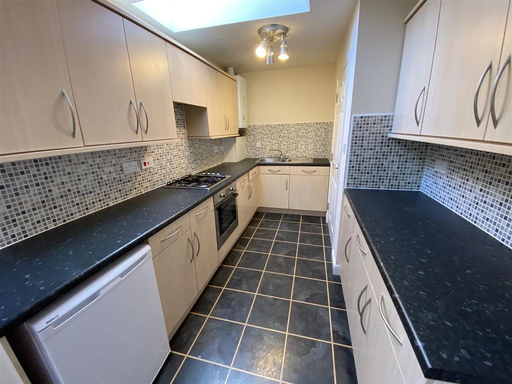 Property photo 2 of 14 Kitchen