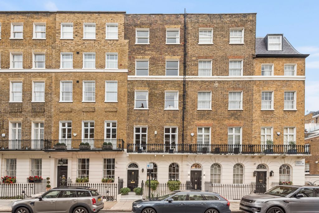 Property photo 2 of 15 External