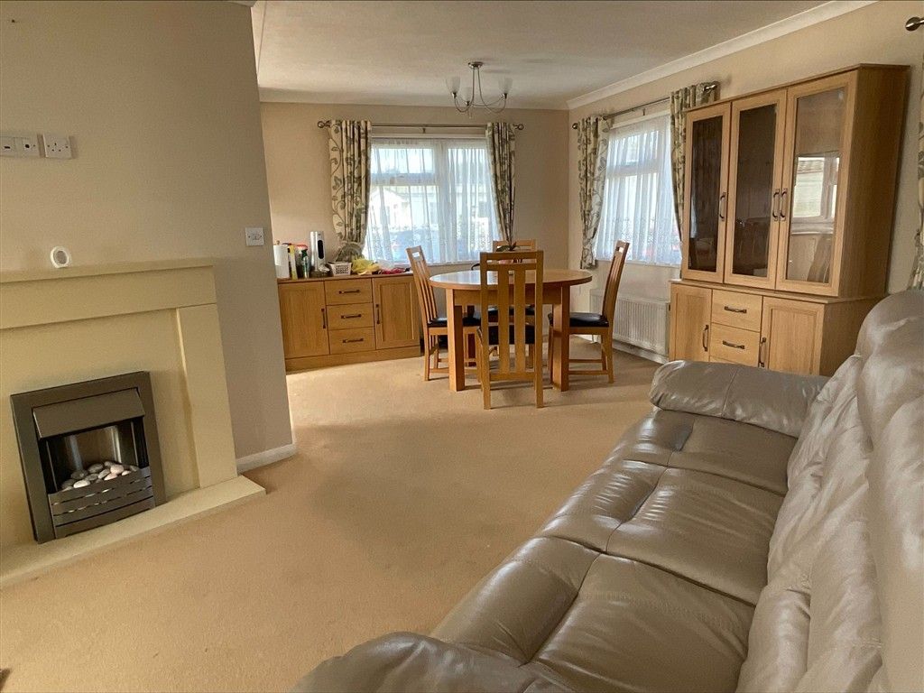 Property photo 3 of 13 Lounge/Dining Area