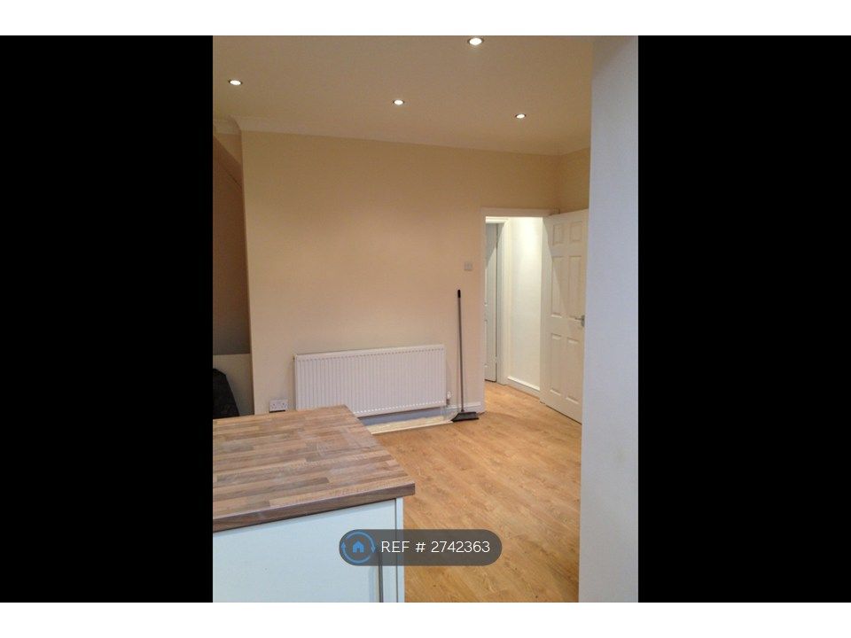 Property photo 3 of 17 Dining Area