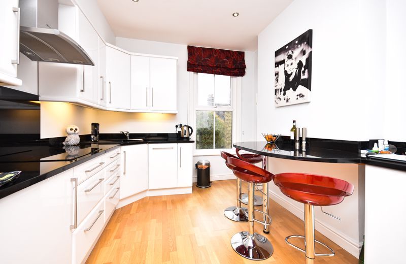 Property photo 3 of 9 Kitchen