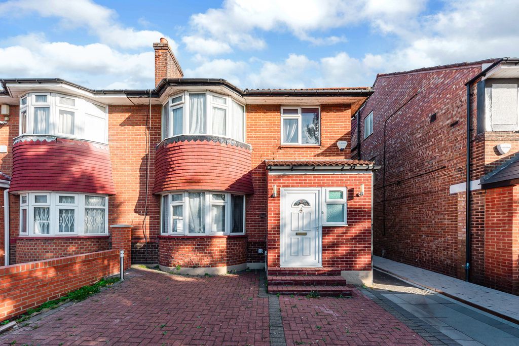 Property photo 1 of 11