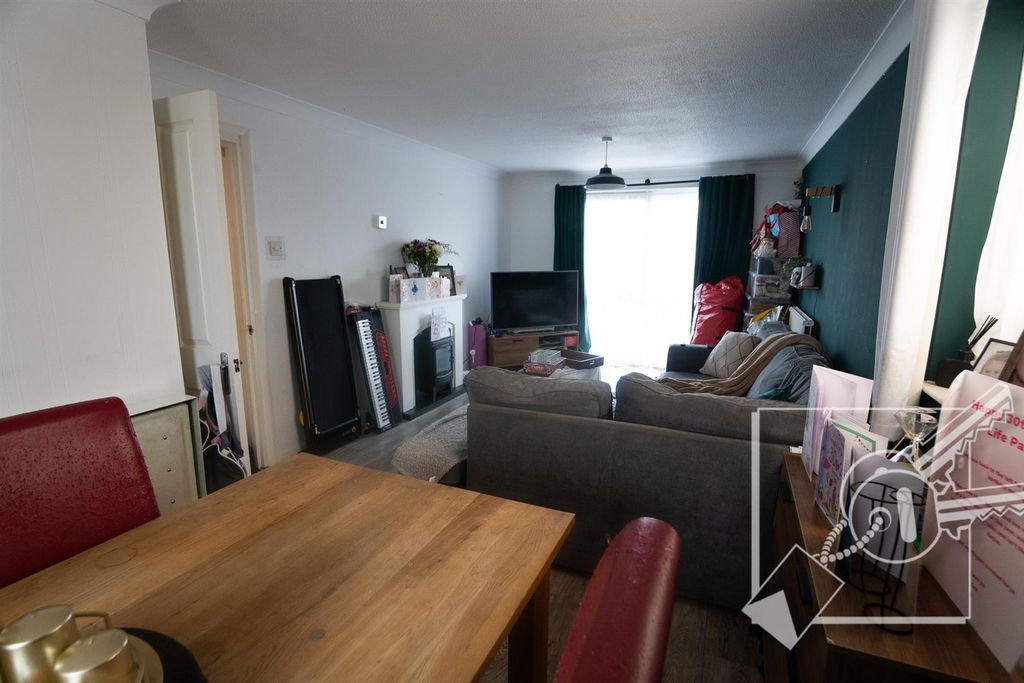 Property photo 3 of 16 Dining Area Through To Lounge