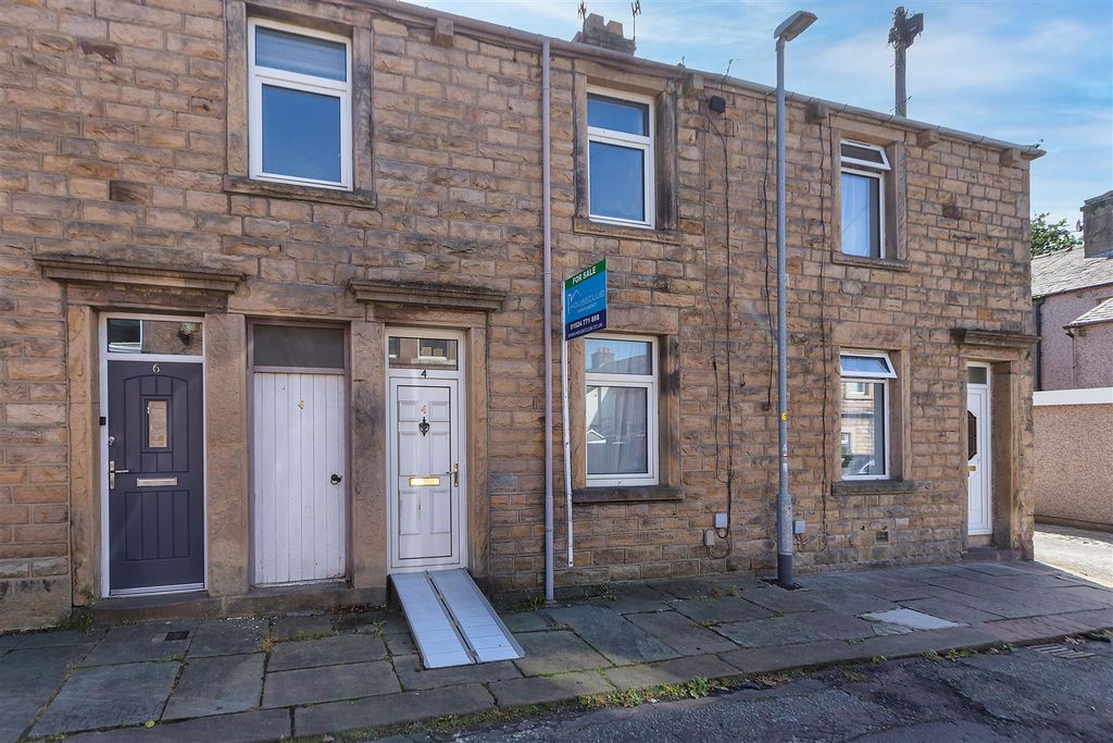 Property photo 1 of 11