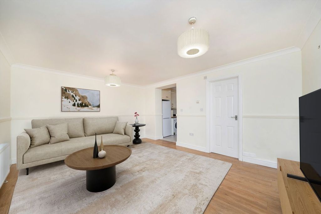 Property photo 2 of 6