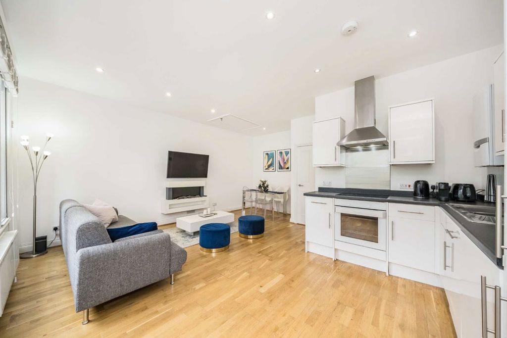 Property photo 3 of 7