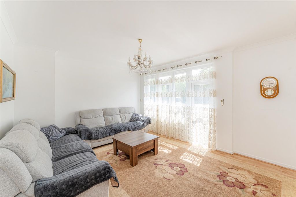 Property photo 2 of 18