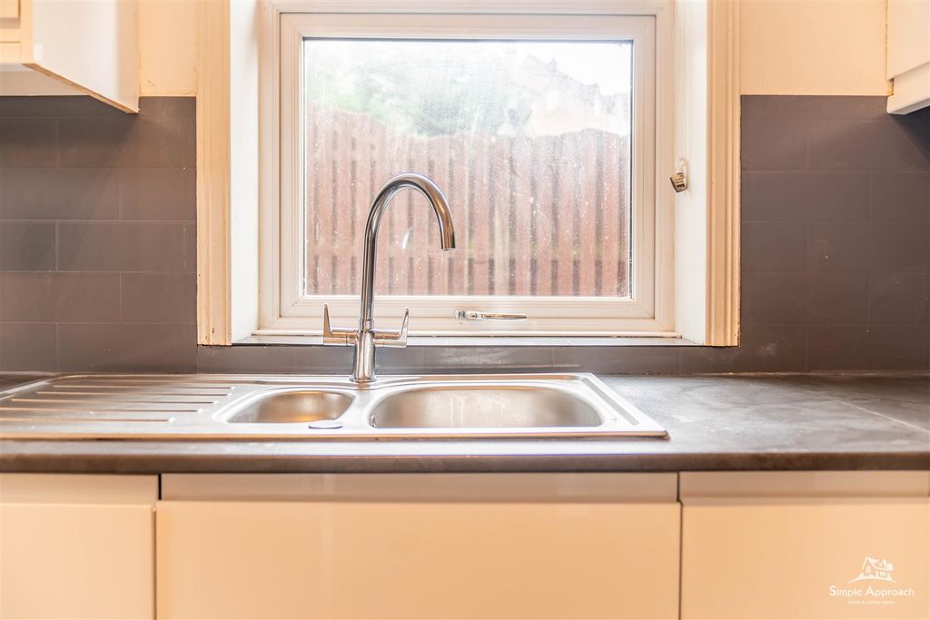 Property photo 3 of 32 Dsc09897-Hdr.Jpg