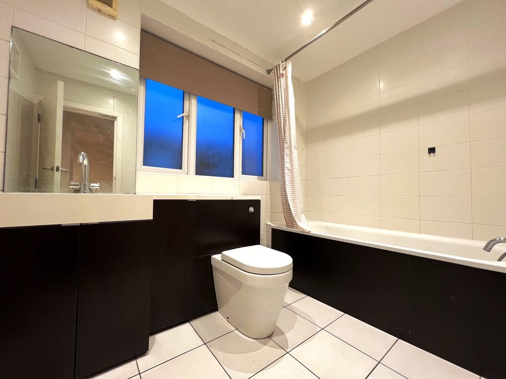 Property photo 3 of 5 Bathroom