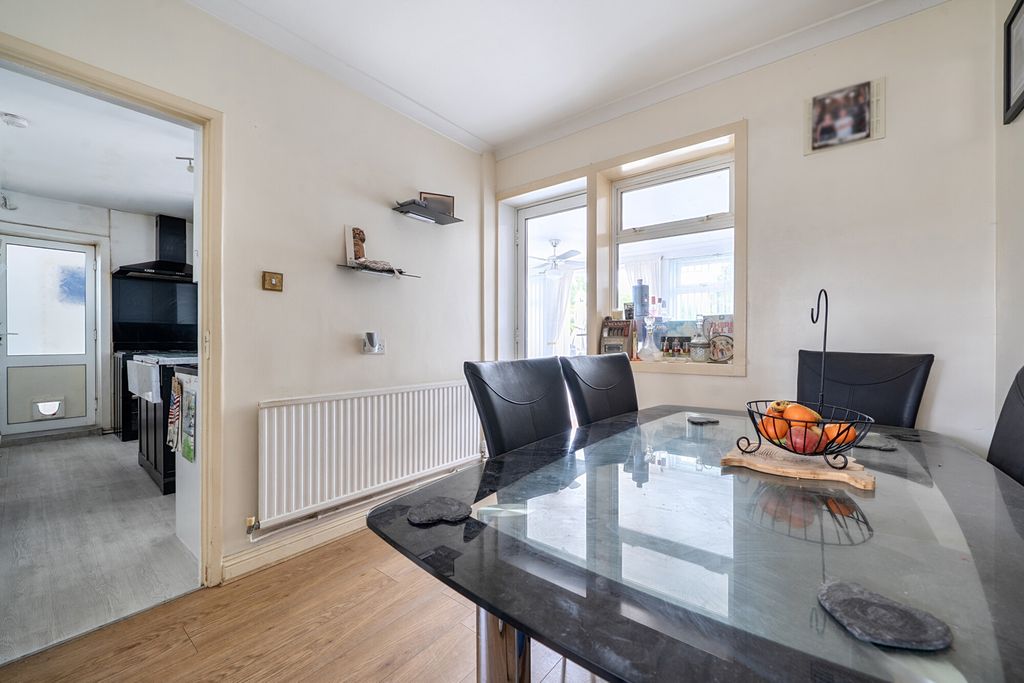 Property photo 3 of 19 1522002-5-6Aaa86c...