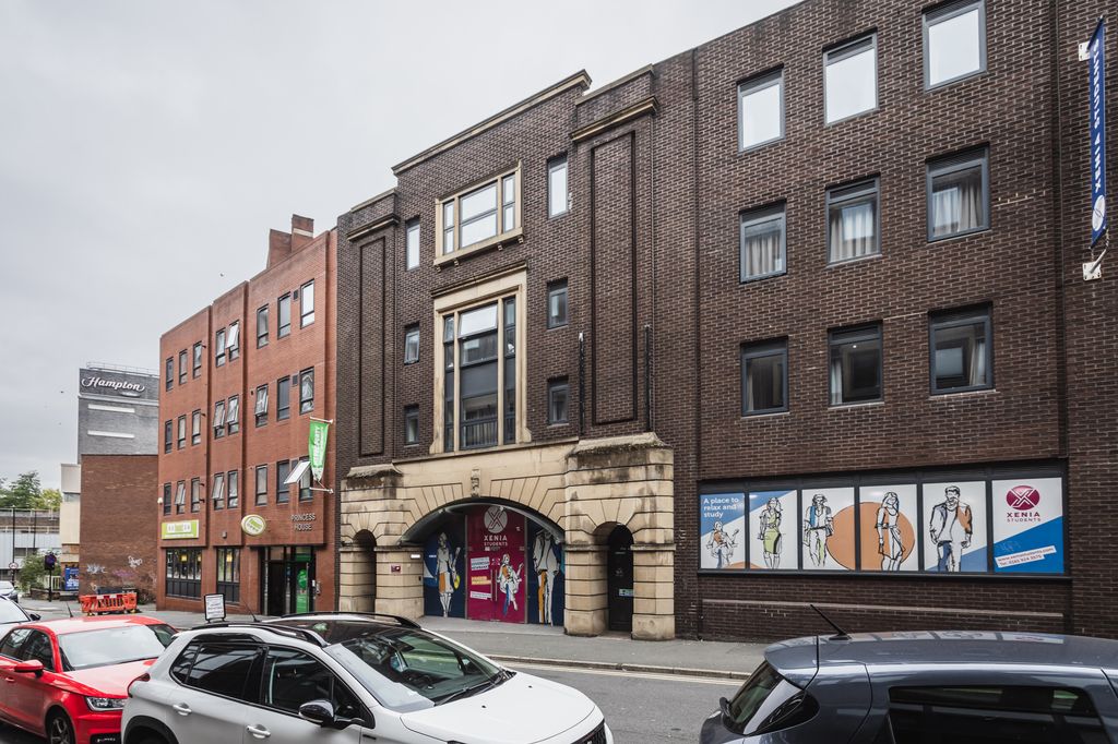 Property photo 1 of 11