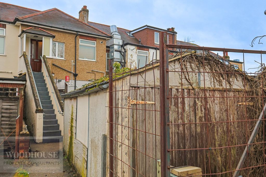 Property photo 2 of 3