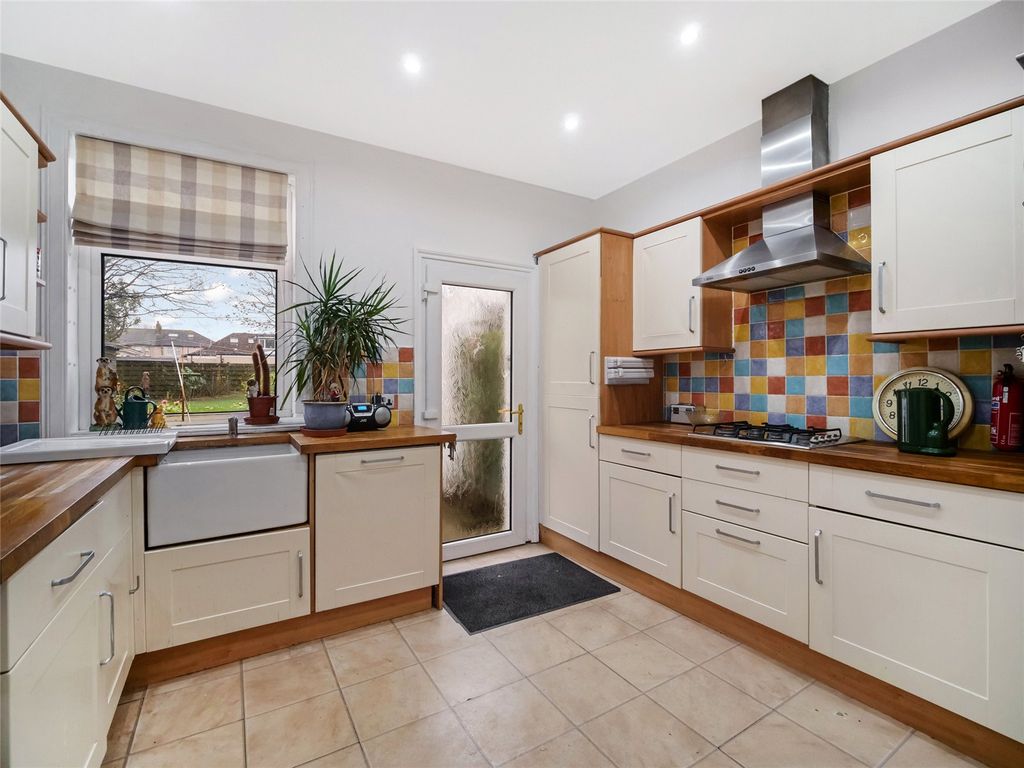 Property photo 3 of 15 Kitchen