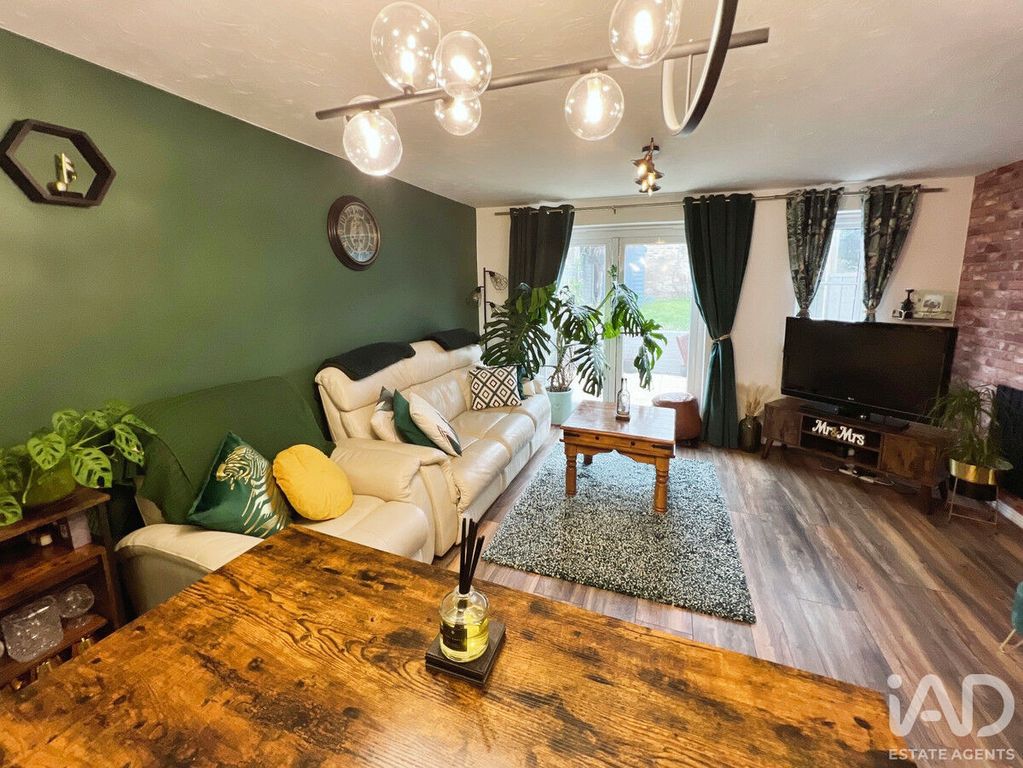 Property photo 2 of 13