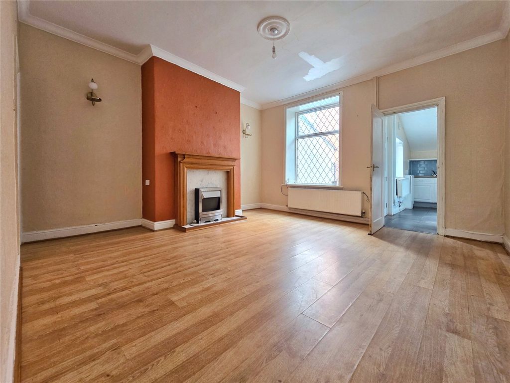 Property photo 3 of 16 Living Room
