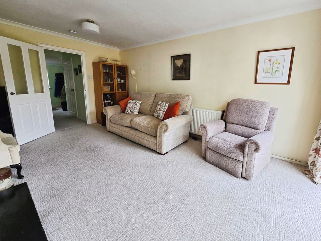 Property photo 2 of 18 Living Room