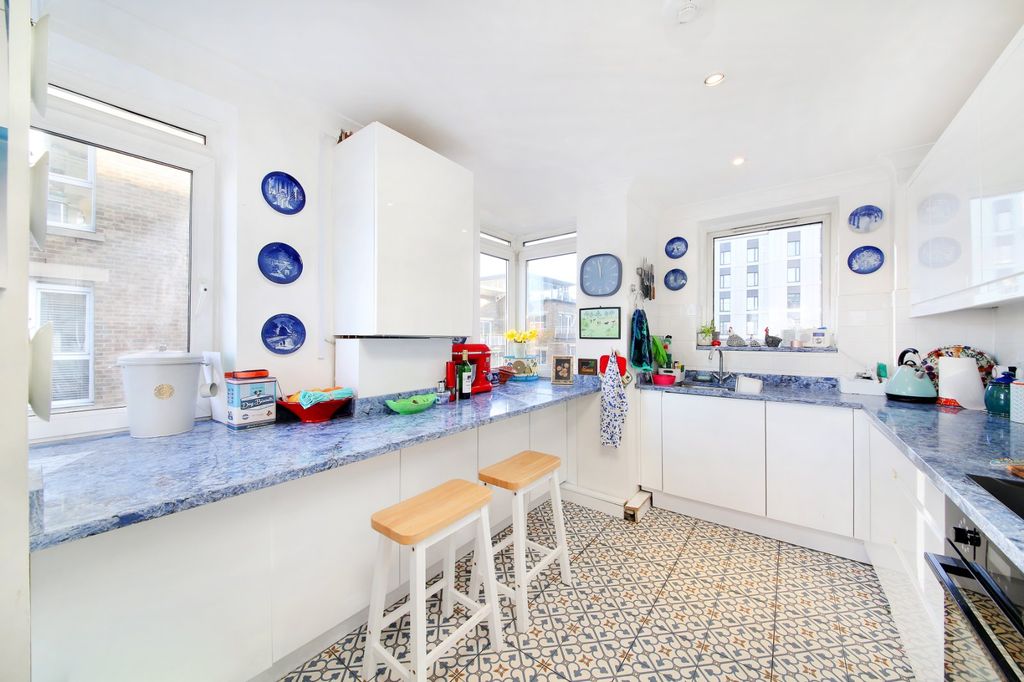 Property photo 3 of 20