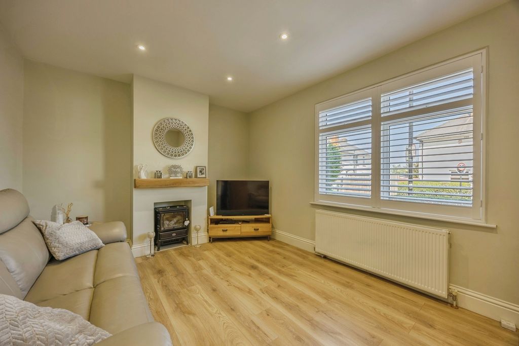 Property photo 1 of 17 Pbox-Img.Jpg