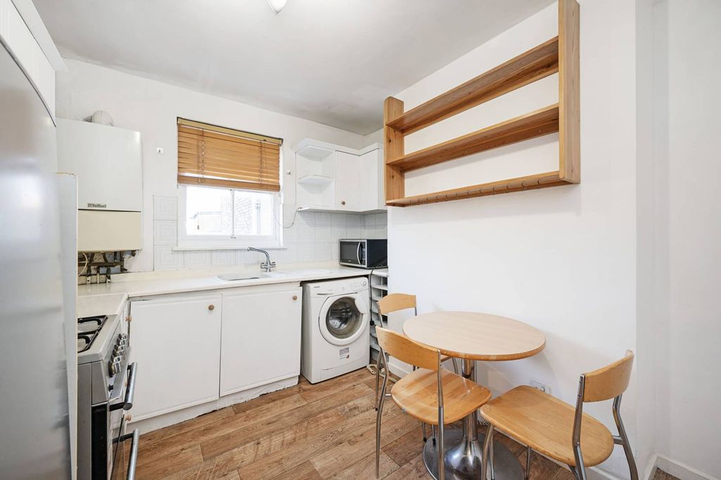Property photo 2 of 9
