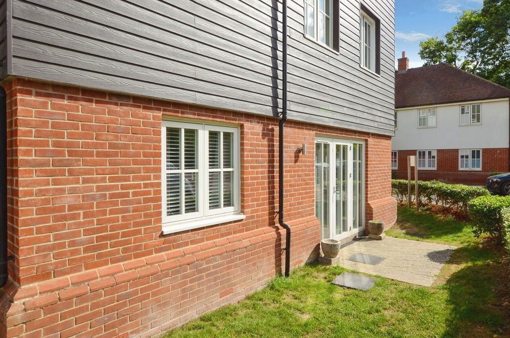 Property photo 2 of 23 Pbox-Img.Jpg