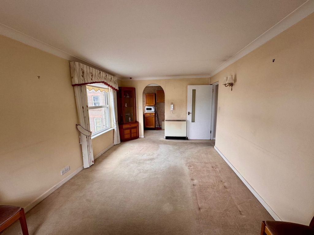 Property photo 3 of 11