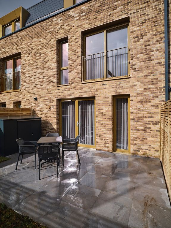 Property photo 3 of 11 Show Home