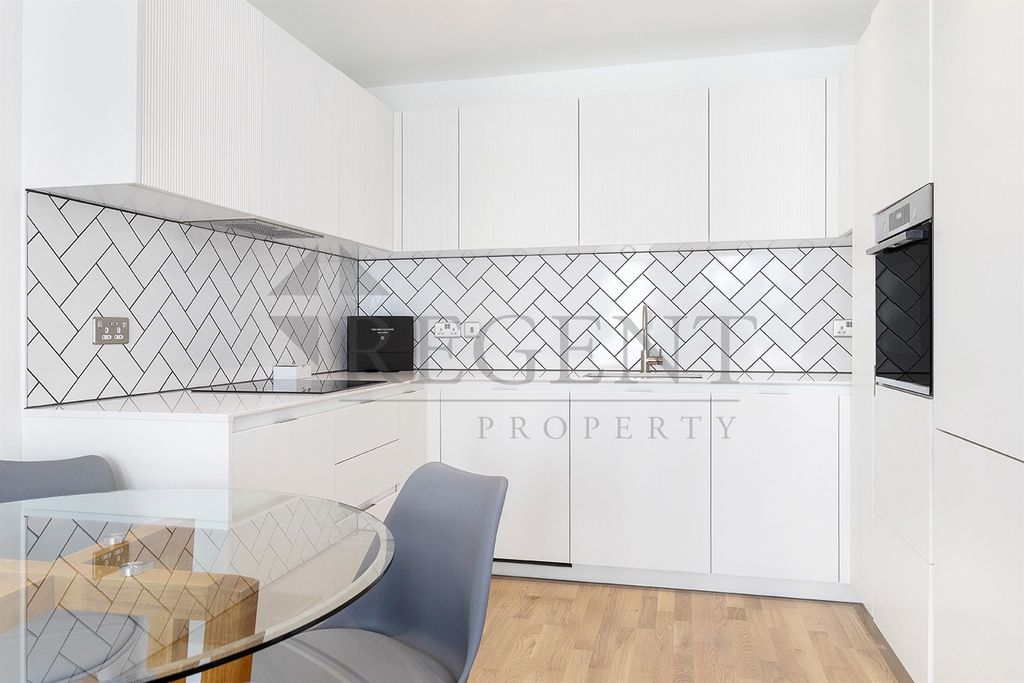 Property photo 2 of 14 Kitchen