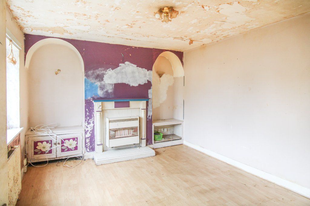 Property photo 2 of 12 Lounge