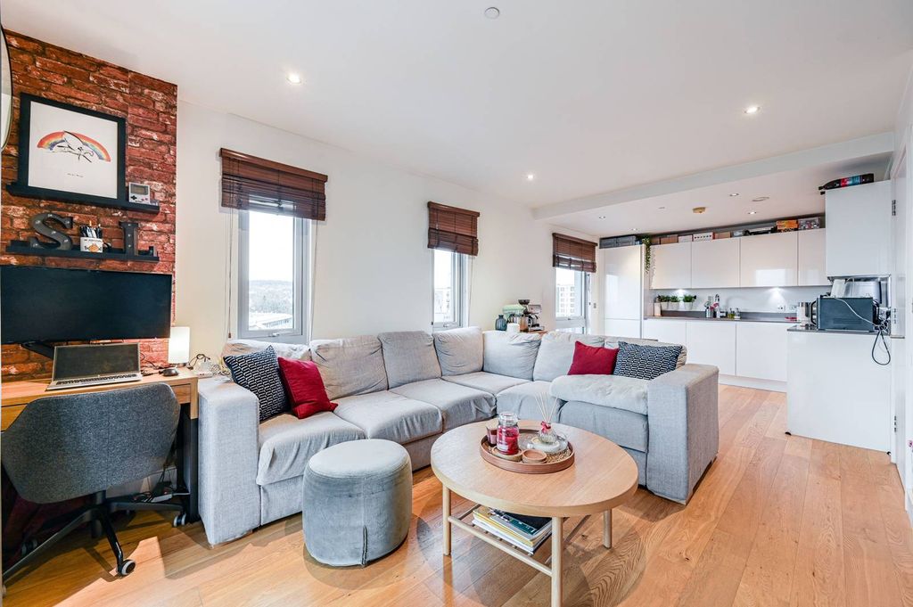 Property photo 1 of 23